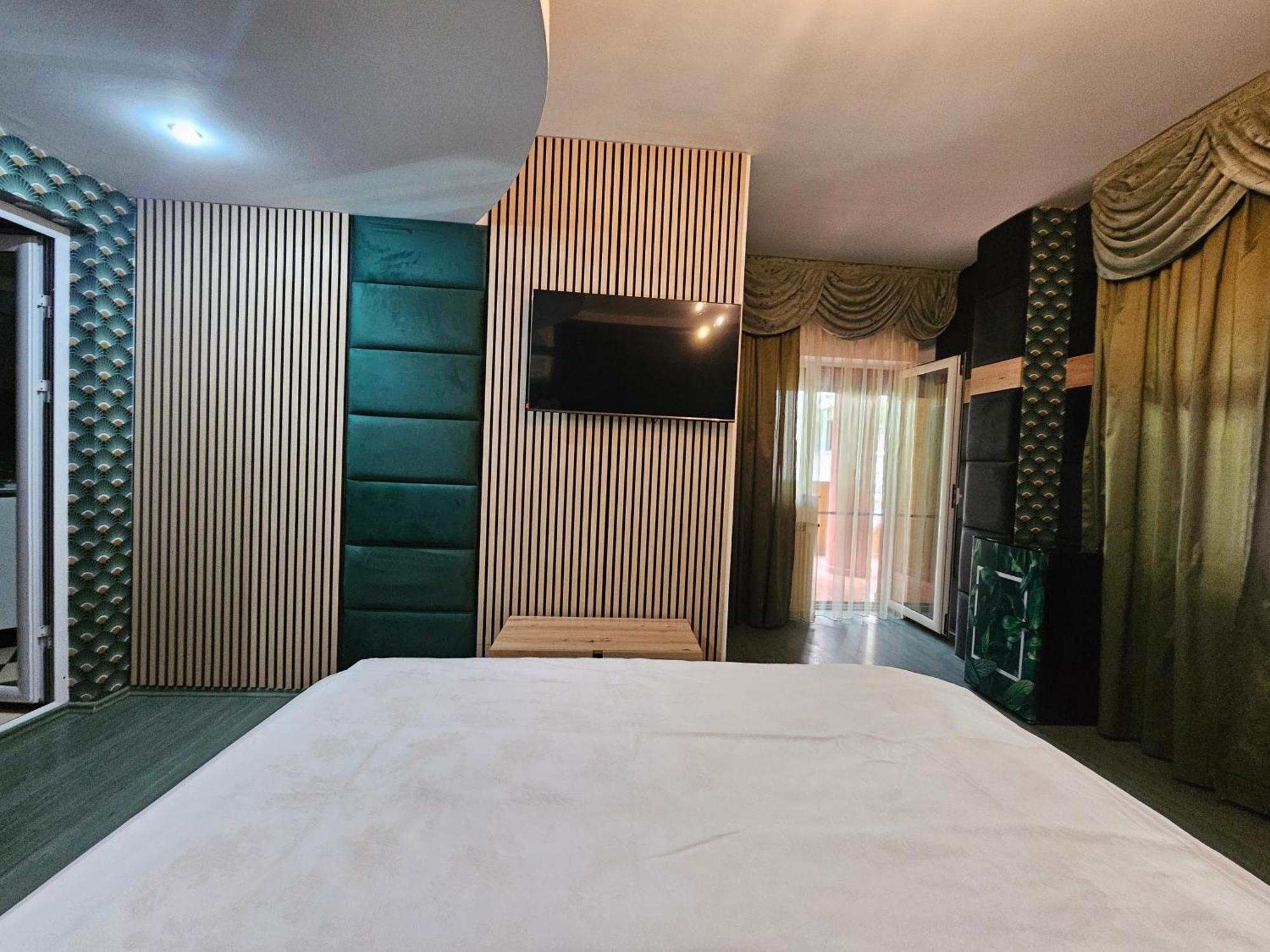 Simple Villa Rooms National Arena Self Check In Bukarest Eksteriør billede