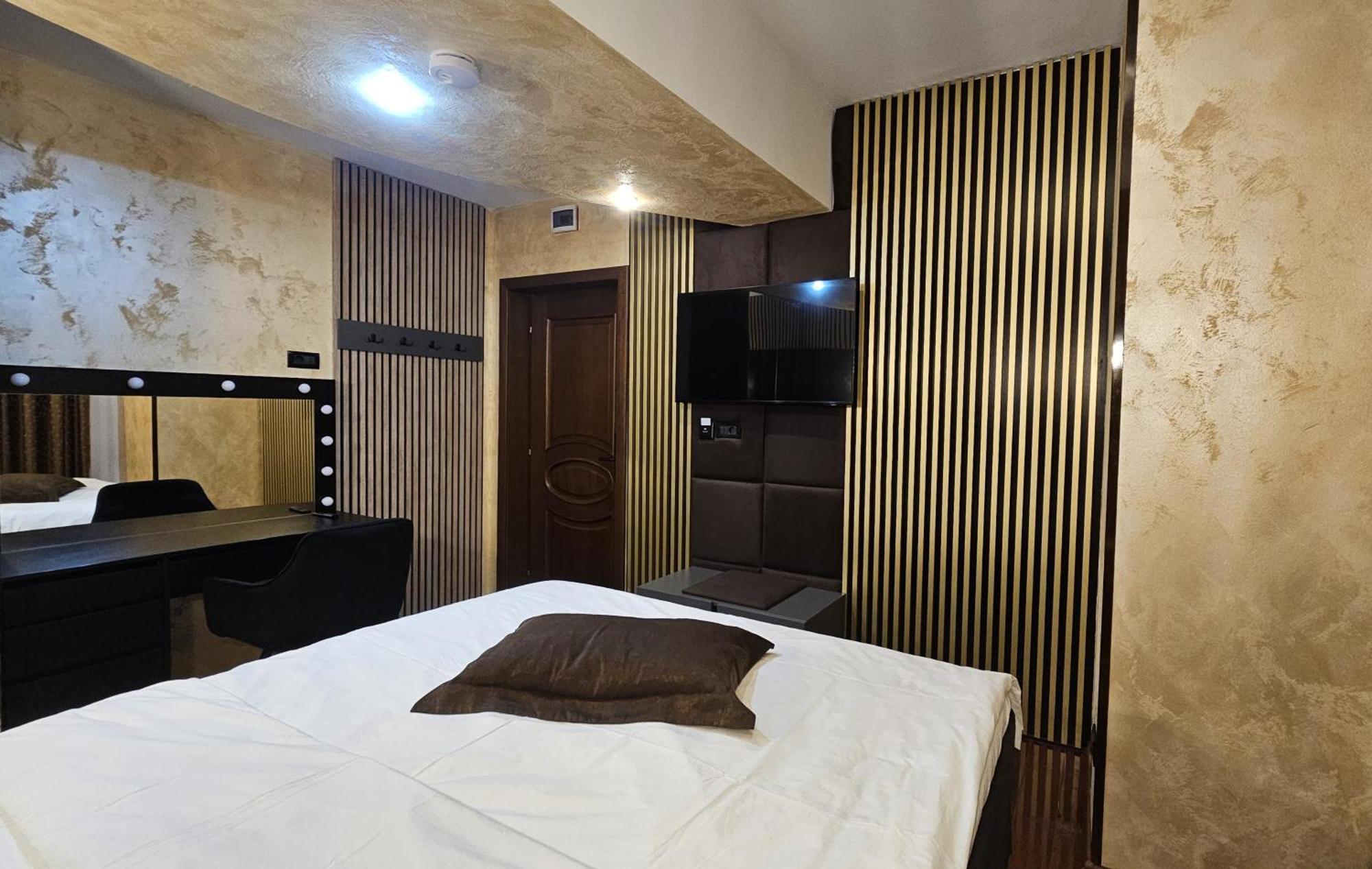 Simple Villa Rooms National Arena Self Check In Bukarest Eksteriør billede
